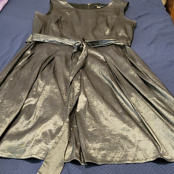 Dress - Picture 1 of 3